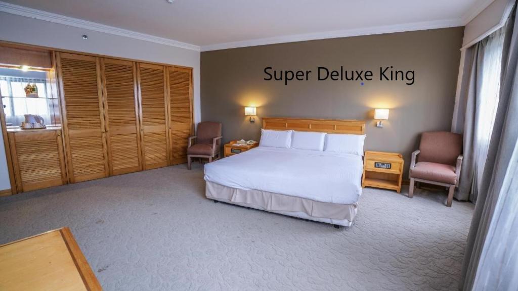 Kingwood Hotel Kuching Exterior photo